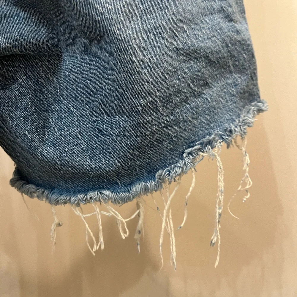 Levi’s 501 Mid-thigh Shorts - Picture 10 of 13